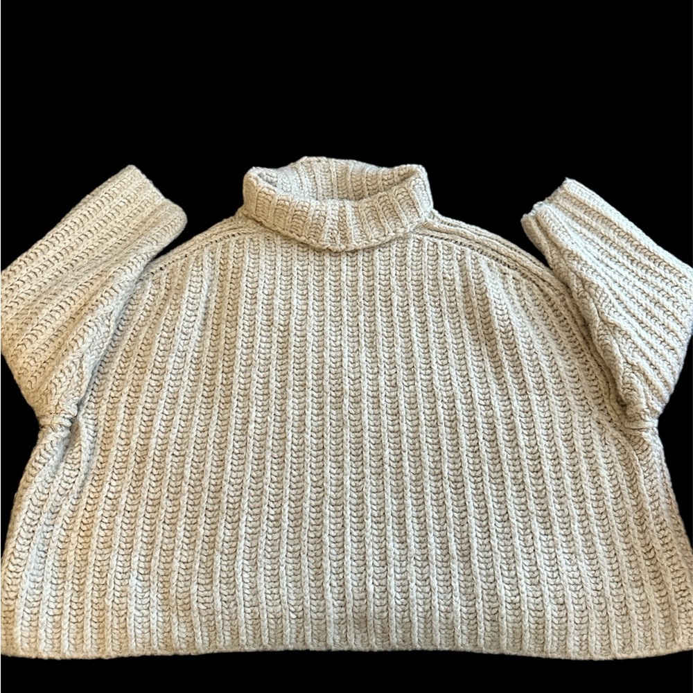 Free people crop knit turtle neck sweater size small